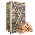 Brennholz auf Paletten