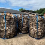 Brennholz in Säcken