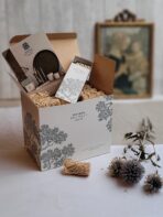 Geschenkbox Lichen mit 60 Holzwolle-Anzündern und Streichhölzern